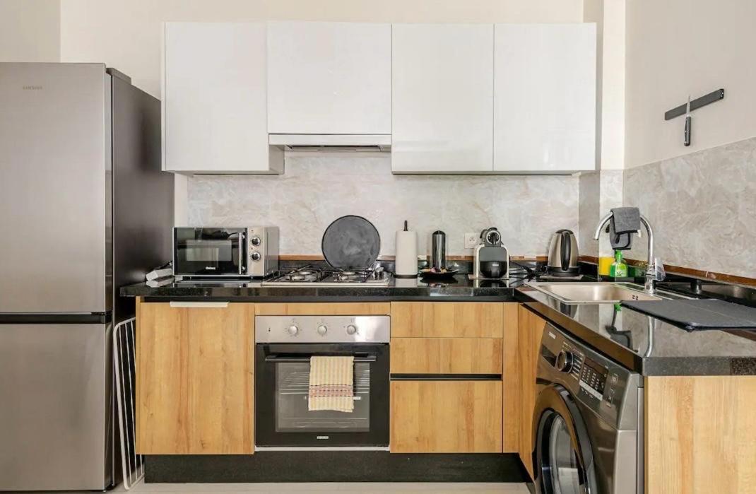Boulevard De La Corniche Apartment